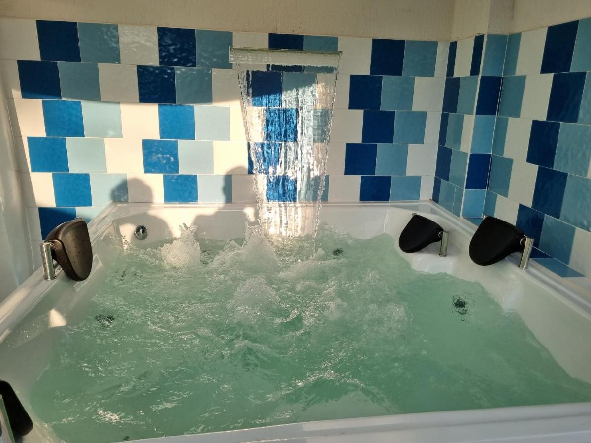 Hotel Antonella Plaza Pinchote Kültér fotó