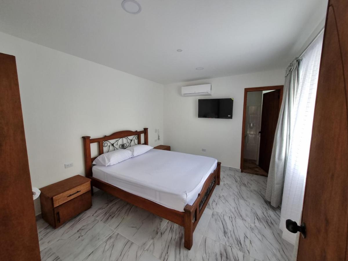 Hotel Antonella Plaza Pinchote Kültér fotó
