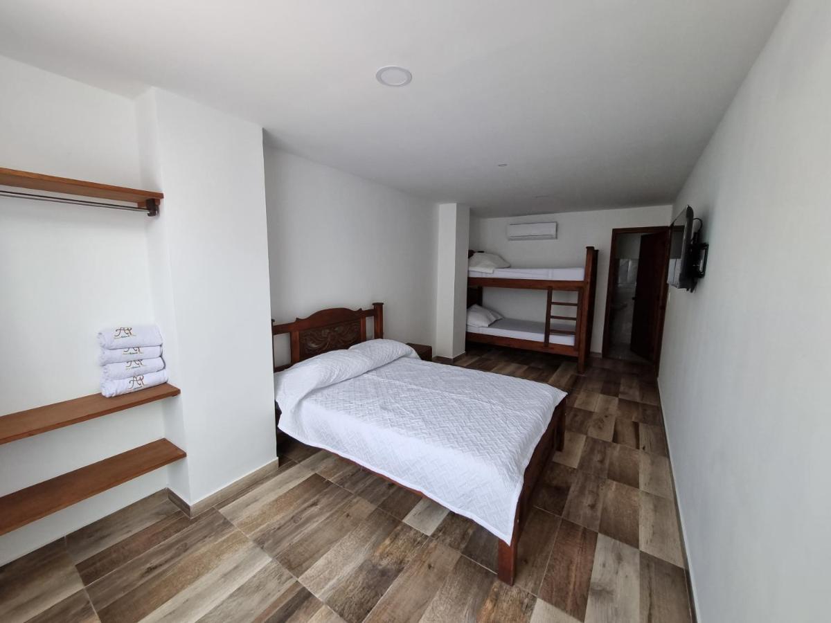 Hotel Antonella Plaza Pinchote Kültér fotó
